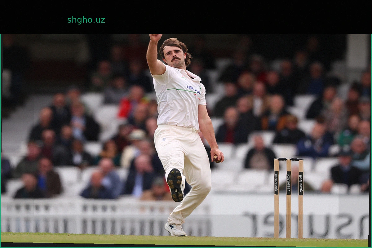 Rehan Ahmed in the thick of the action as Leicestershire take control