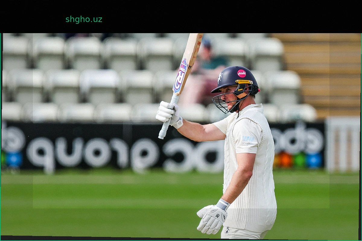 Benjamin, Compton, Dawkins fifties keep Kent on even keel