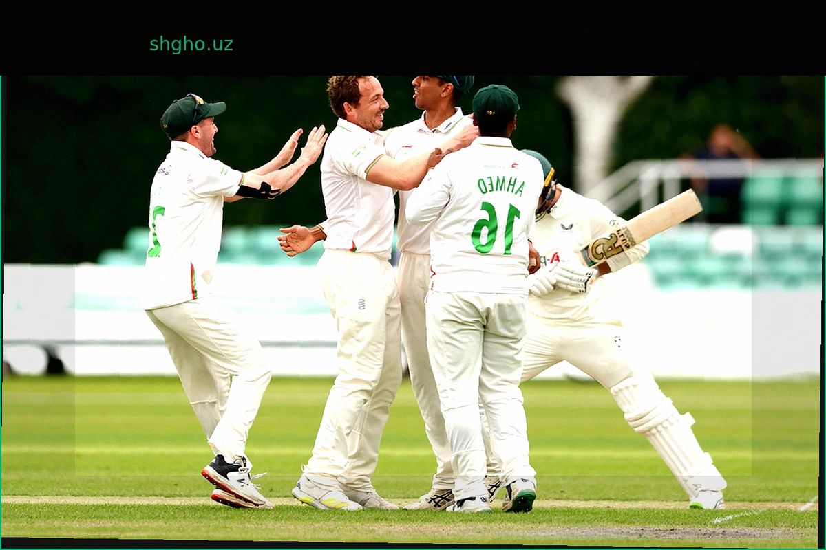 Leicestershire rout Yorkshire for first top-flight win since 2003